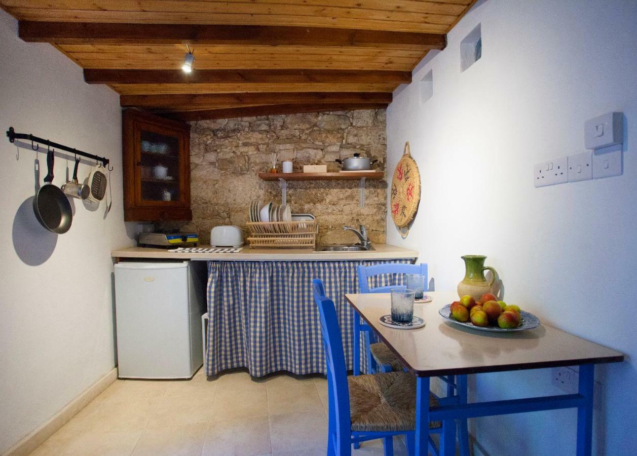 Cecilias Courtyard Vendégház Maliá Kültér fotó